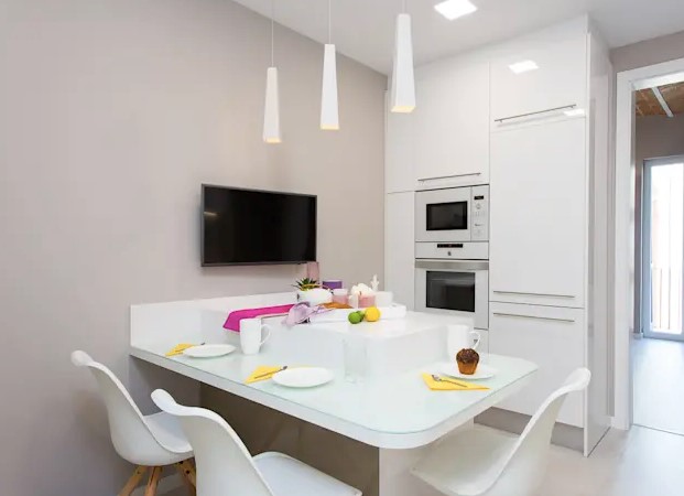 Look at the 7 Minimalist Kitchen Designs for This Little House!
