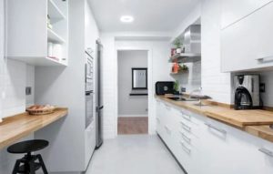 Look at the 7 Minimalist Kitchen Designs for This Little House!